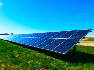 Panneaux solaires au sol